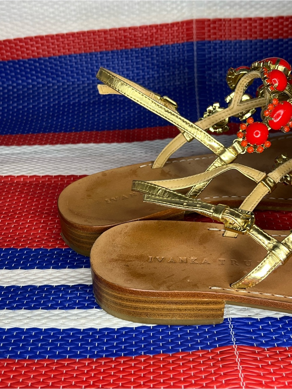 Ivanka Trump Coral Jewel Flat Thong Sandals Women’s Size 8 Summer Sandals - Picture 4 of 9